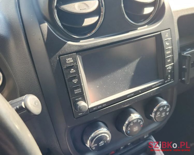 2012' Jeep Compass photo #6