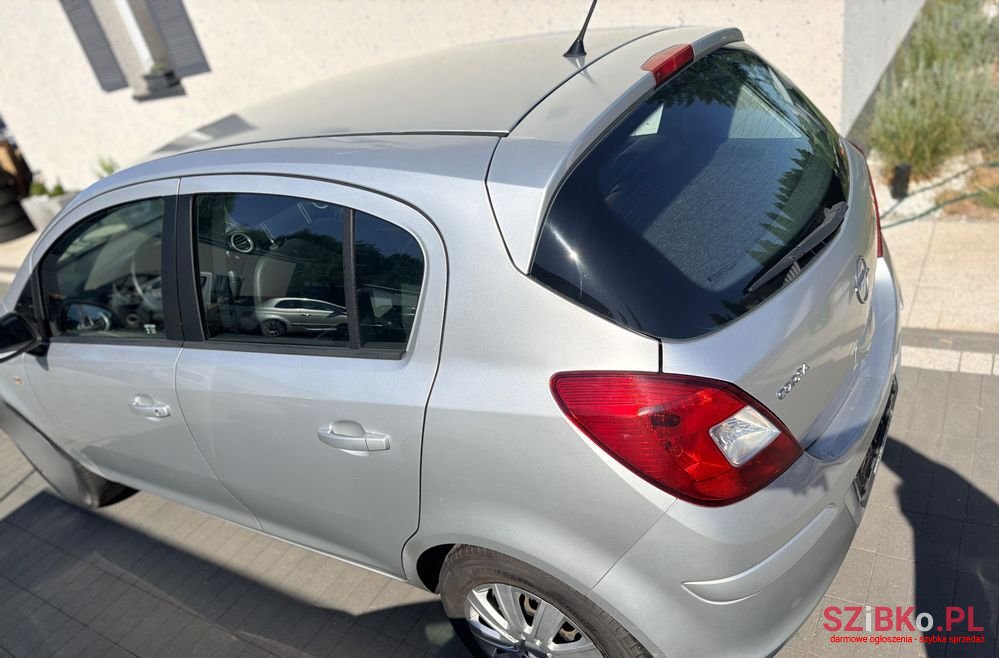 2012' Opel Corsa 1.2 16V Color Edition photo #4
