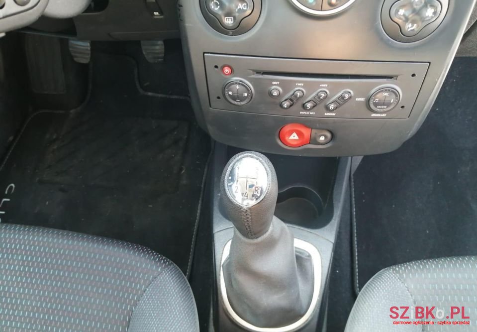 2008' Renault Clio photo #6