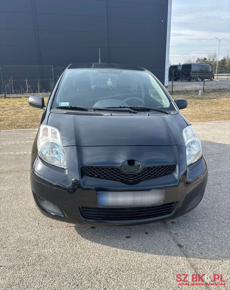 2009' Toyota Yaris 1.0 Entry photo #3