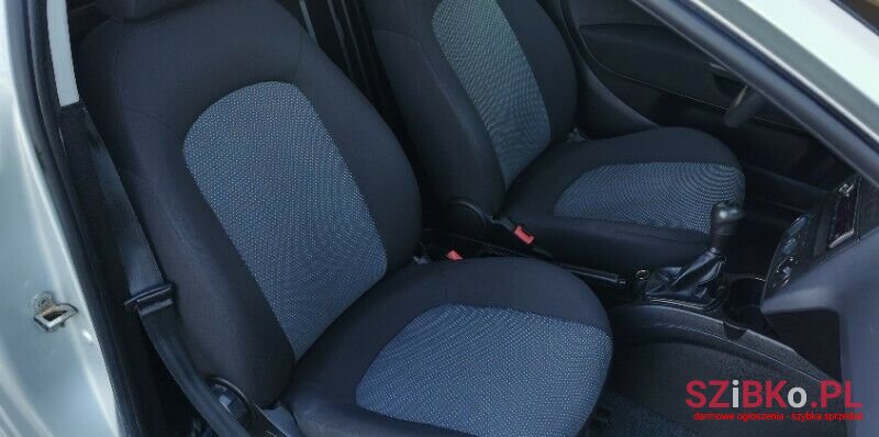 2011' Fiat Punto photo #5