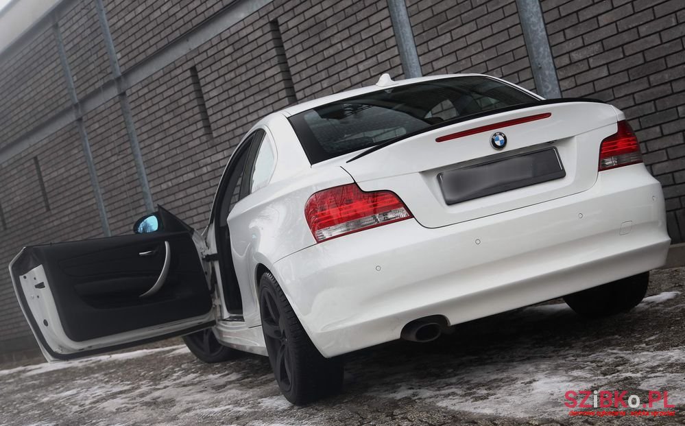 2008' BMW 1 Series photo #3