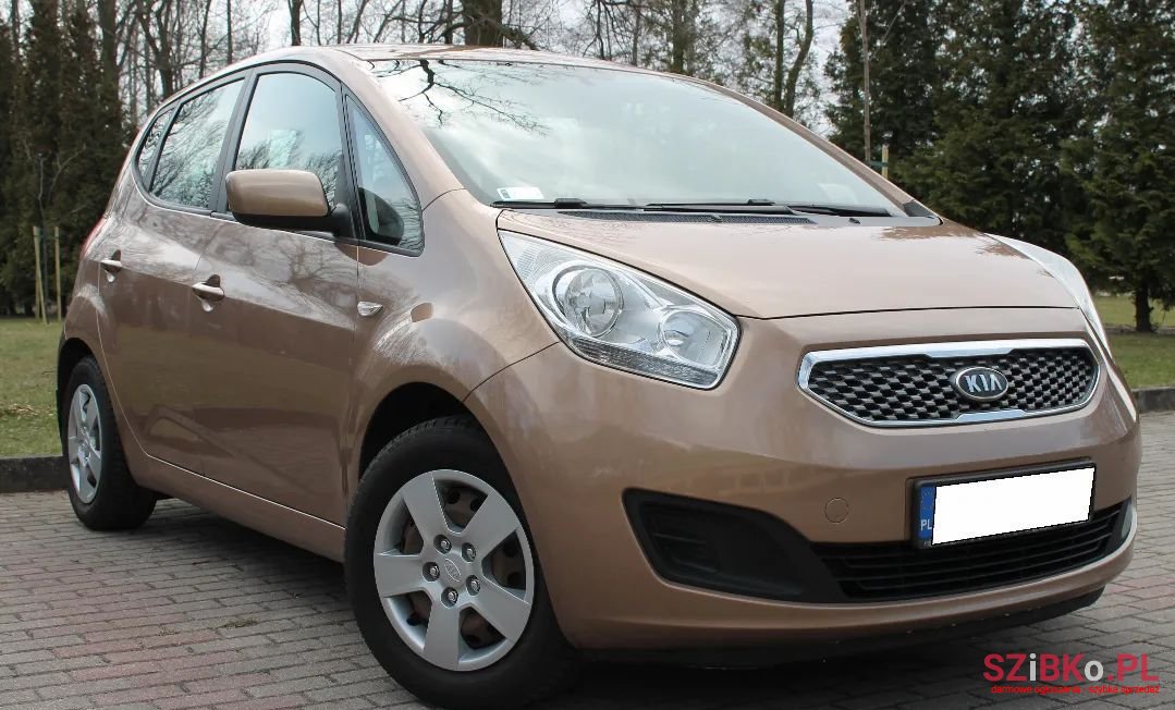 2010' Kia Venga photo #2