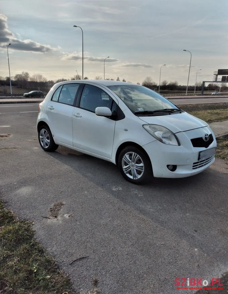 2008' Toyota Yaris 1.4 D-4D Sol photo #2