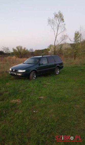 1995' Volkswagen Passat photo #1