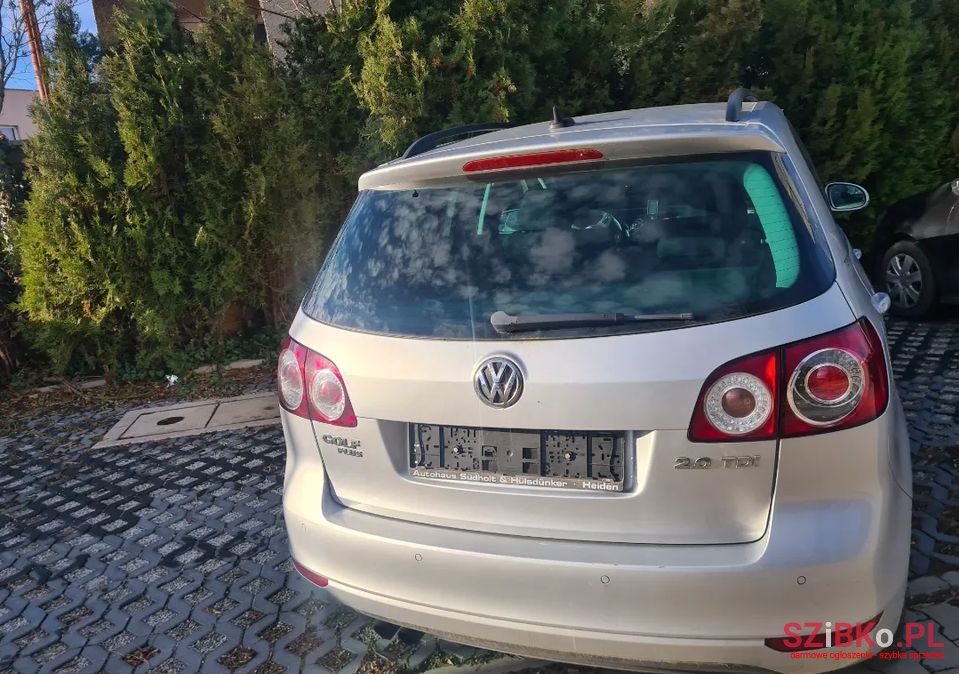 2011' Volkswagen Golf Plus photo #2