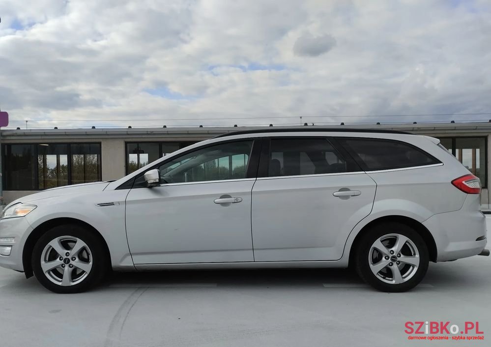 2013' Ford Mondeo photo #2