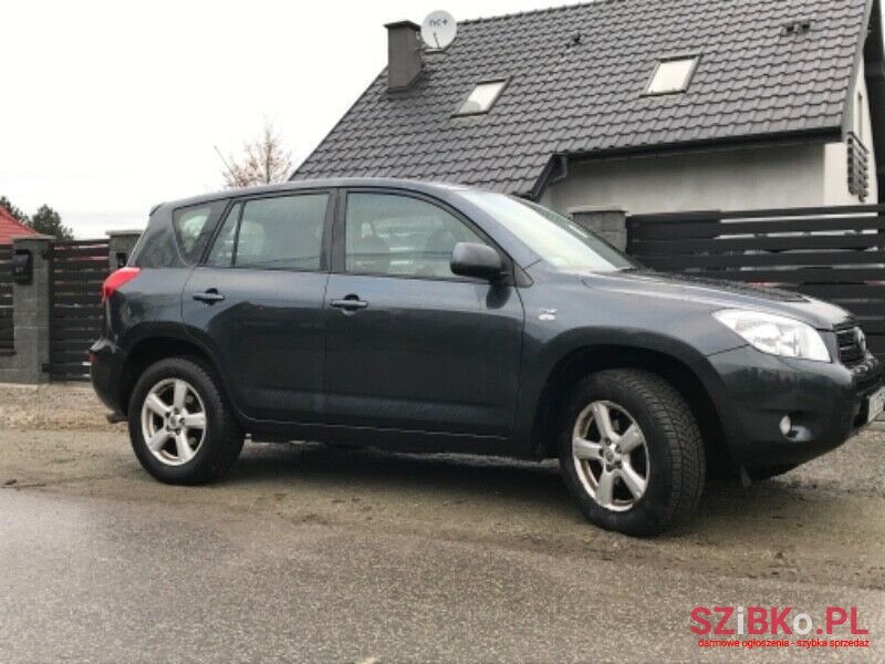 2006' Toyota RAV4 photo #1