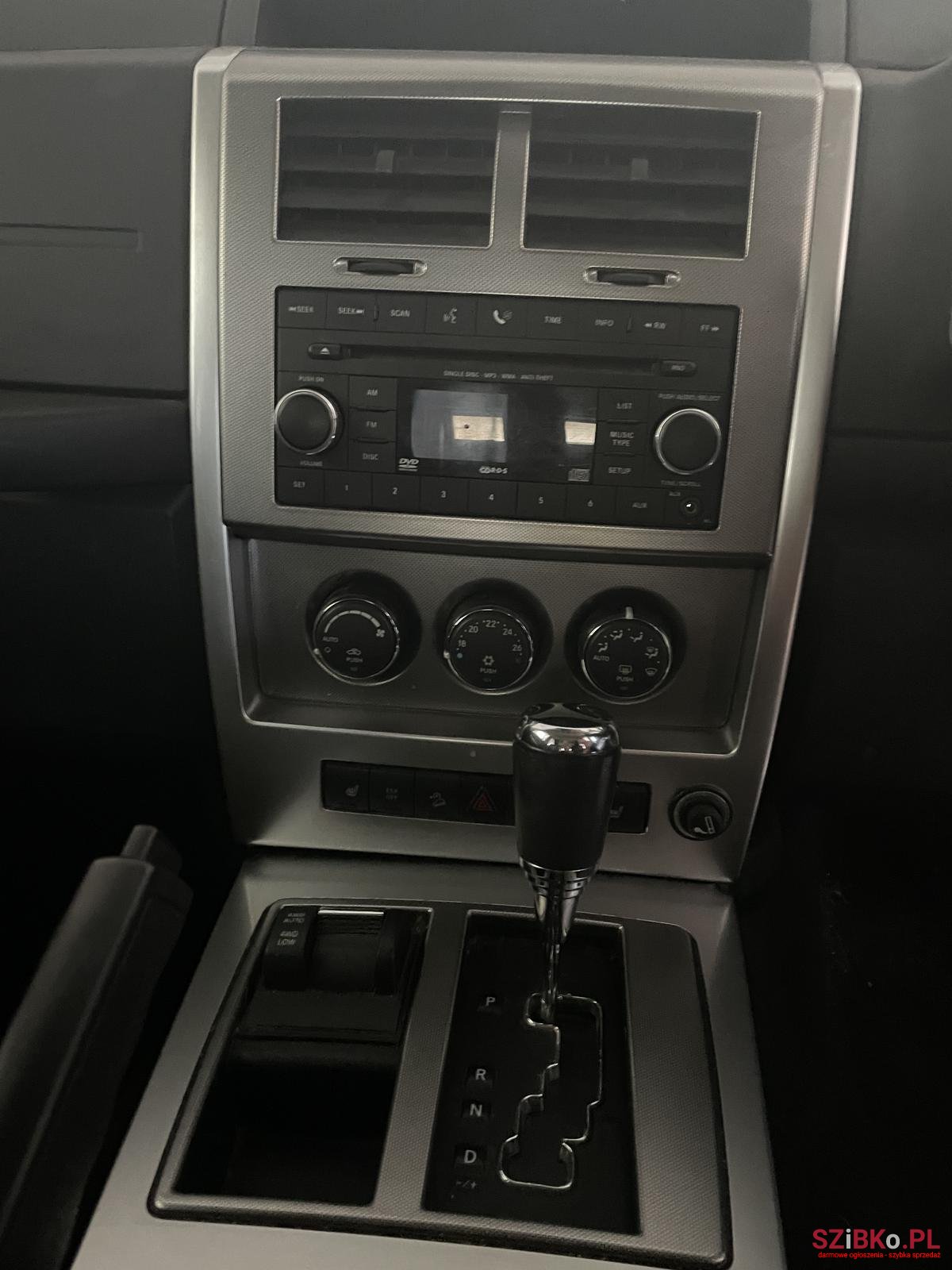 2010' Jeep Cherokee photo #7