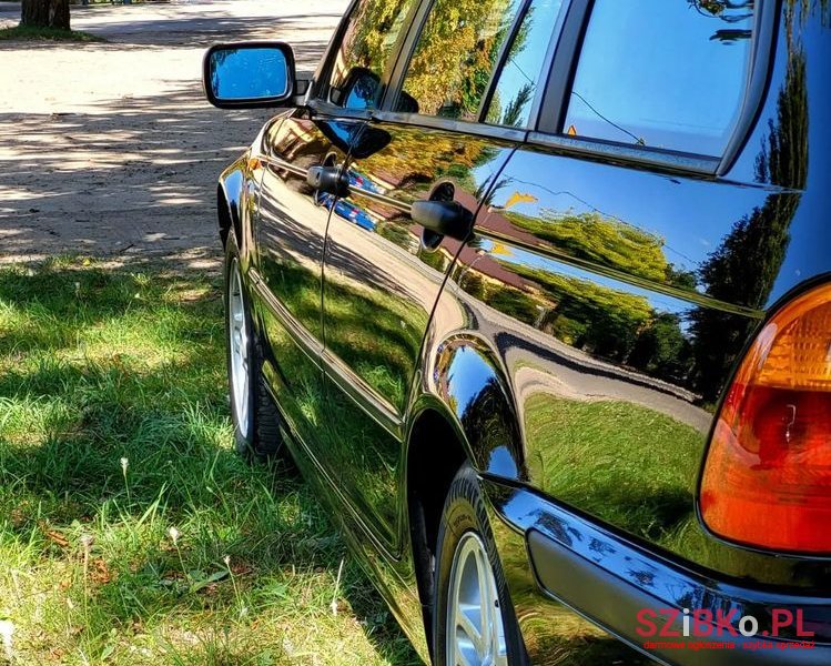 2005' BMW 3 Series 318D Touring photo #4