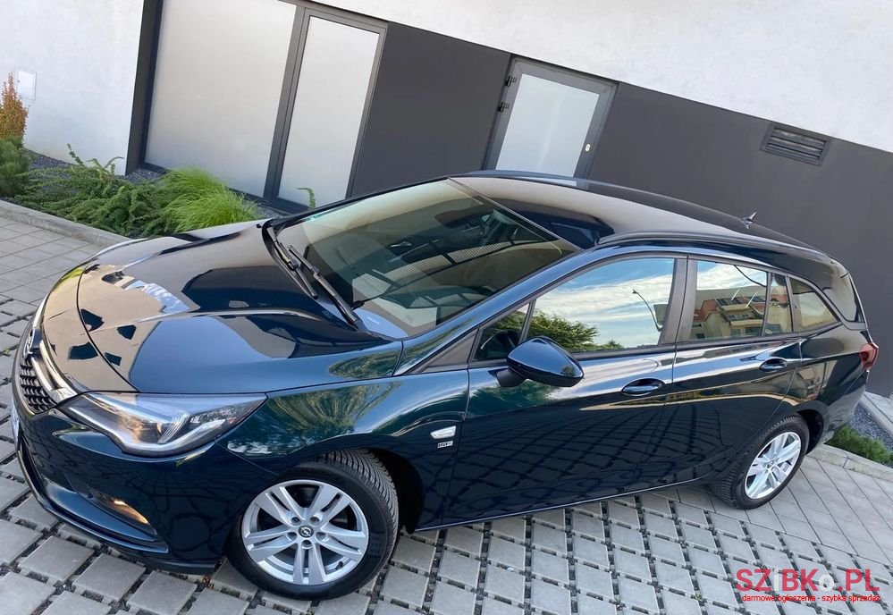2019' Opel Astra 1.4 Turbo 120 Jahre photo #2