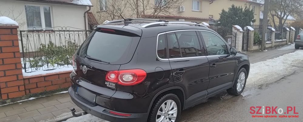 2011' Volkswagen Tiguan photo #3