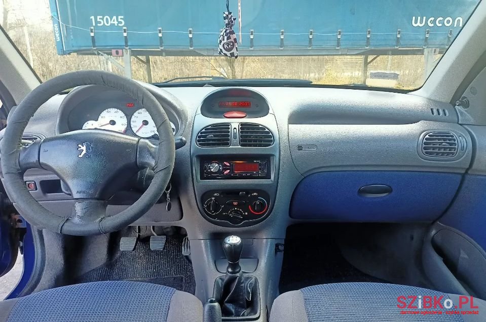 2002' Peugeot 206 photo #6