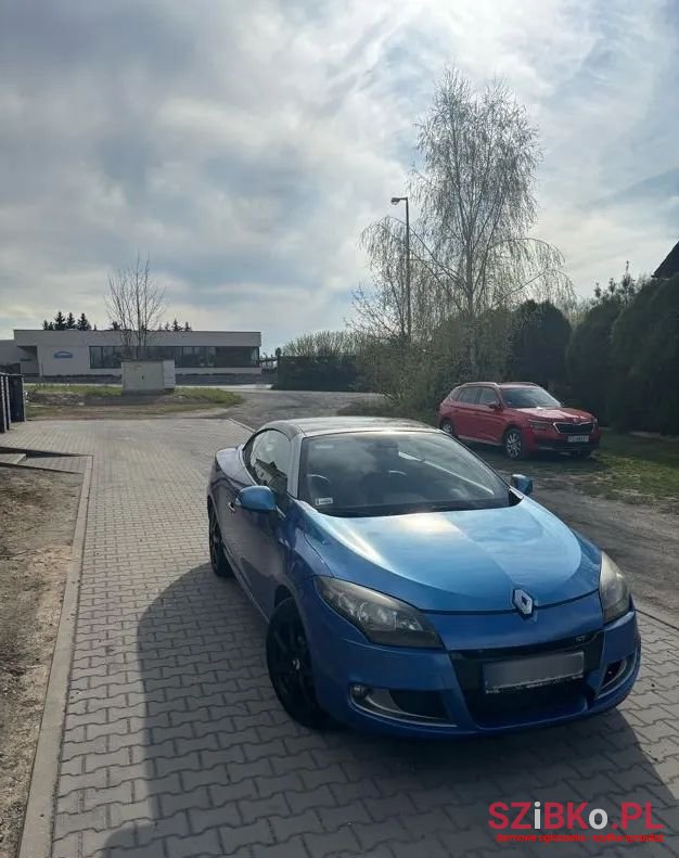 2011' Renault Megane photo #4