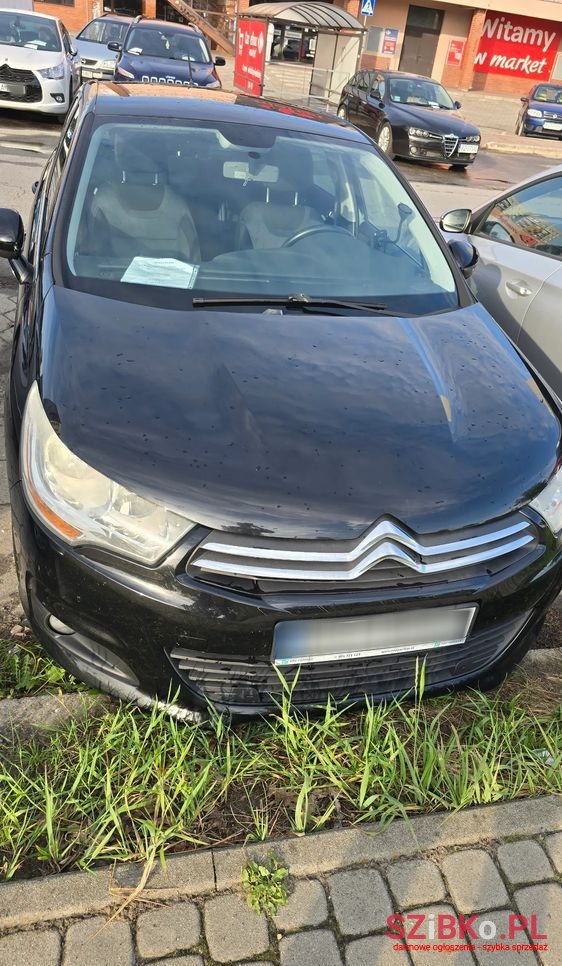 2011' Citroen C4 photo #2