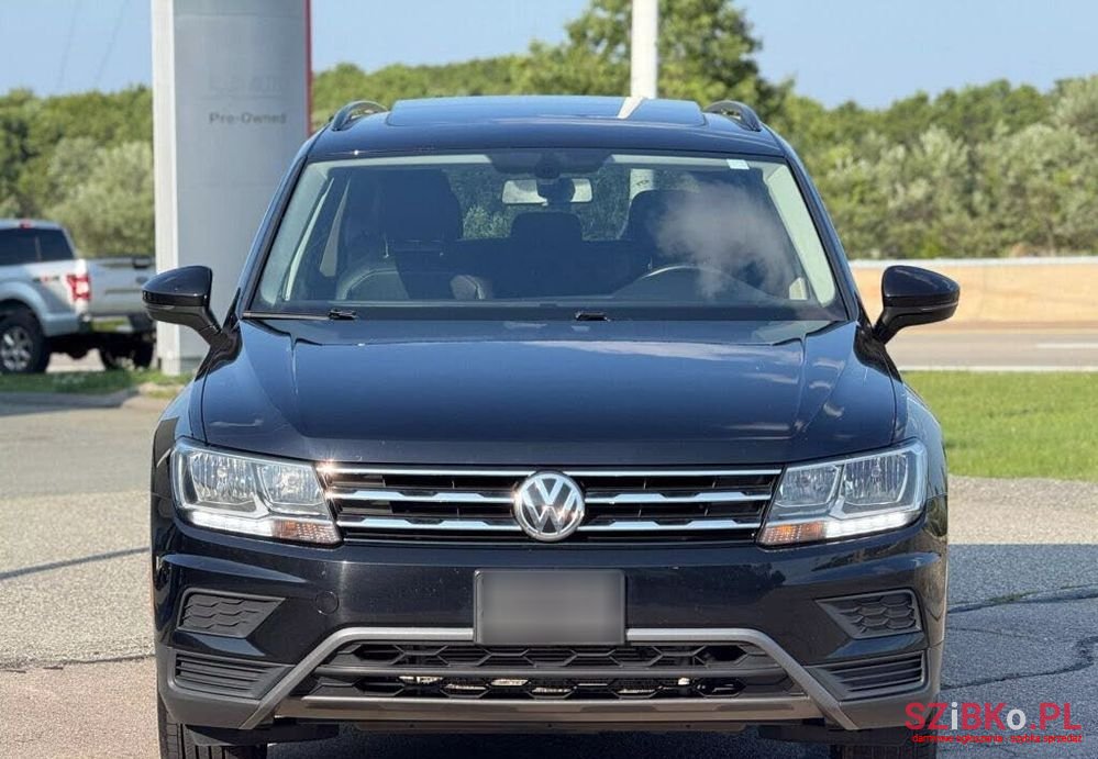 2020' Volkswagen Tiguan photo #5