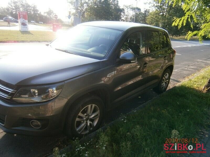 2012' Volkswagen Tiguan photo #4