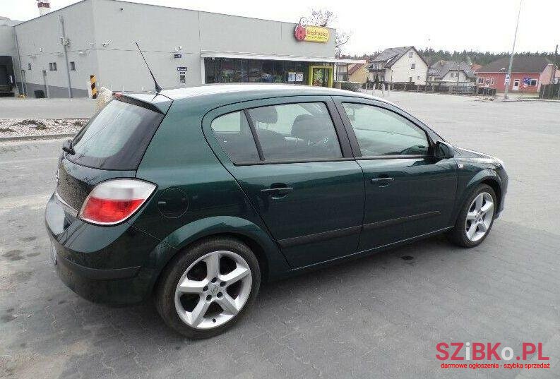 2004' Opel Astra photo #1