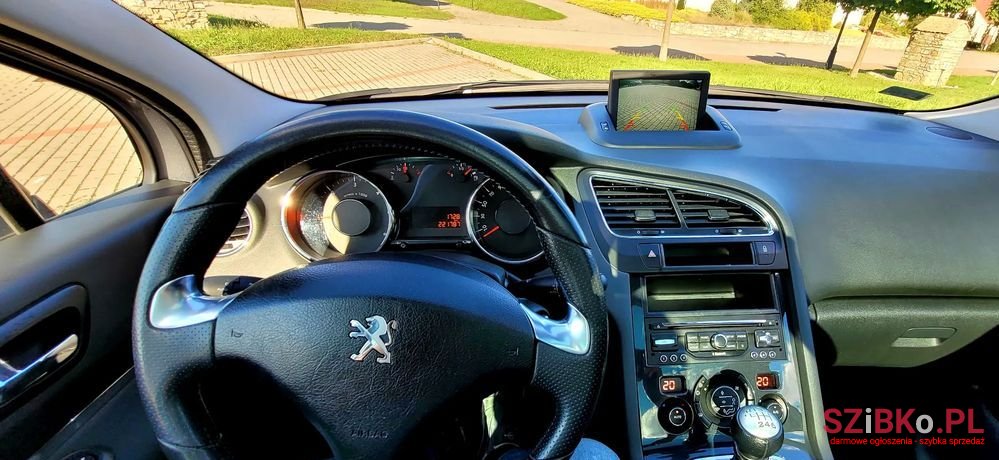 2016' Peugeot 5008 photo #5