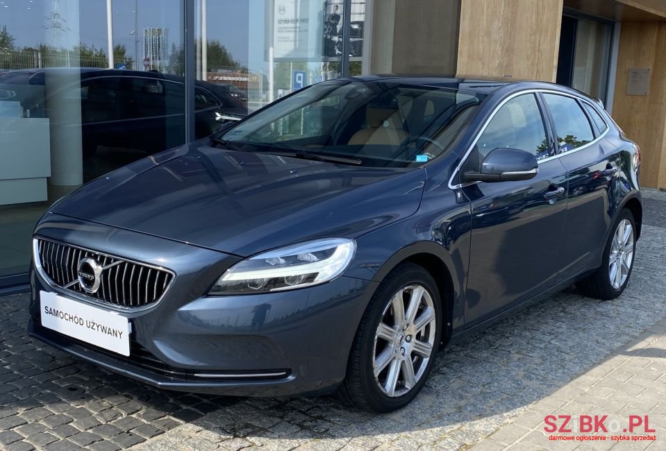 2018' Volvo V40 photo #1