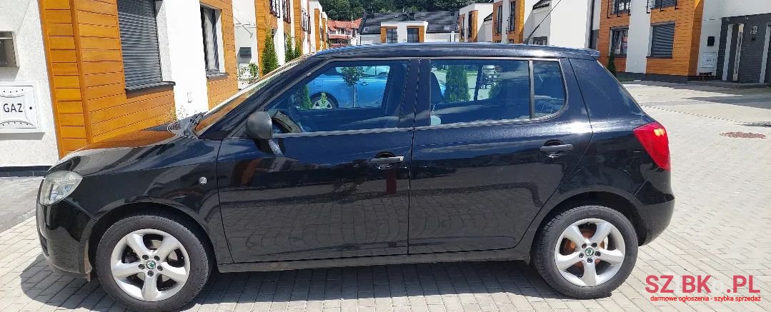 2008' Skoda Fabia photo #1