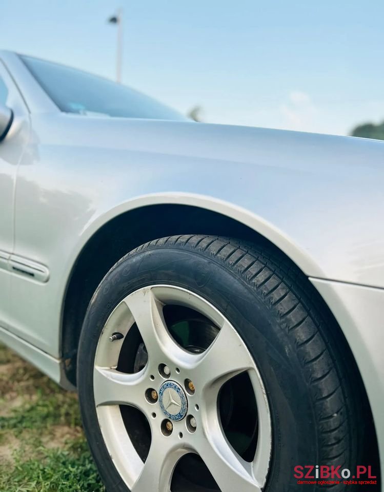 2006' Mercedes-Benz C-Class 200 T photo #4
