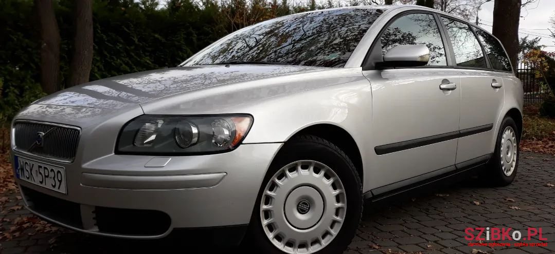 2005' Volvo V50 photo #2