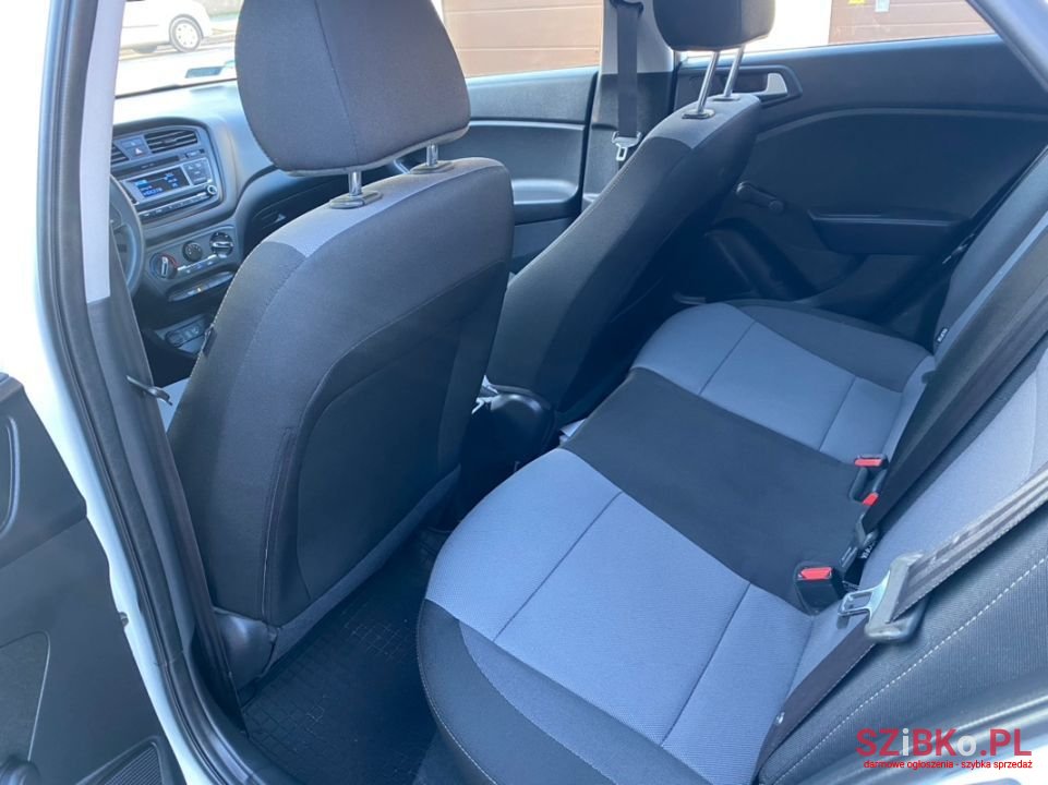 2017' Hyundai i20 photo #6