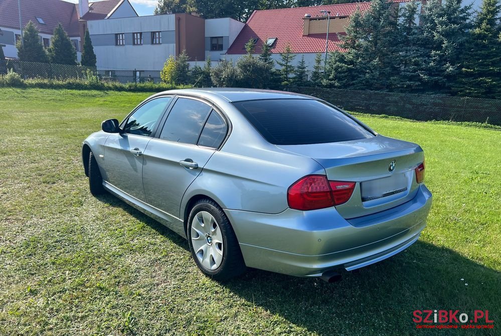 2009' BMW 3 Series 318I Edition Lifestyle photo #3