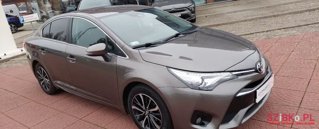 2018' Toyota Avensis photo #2
