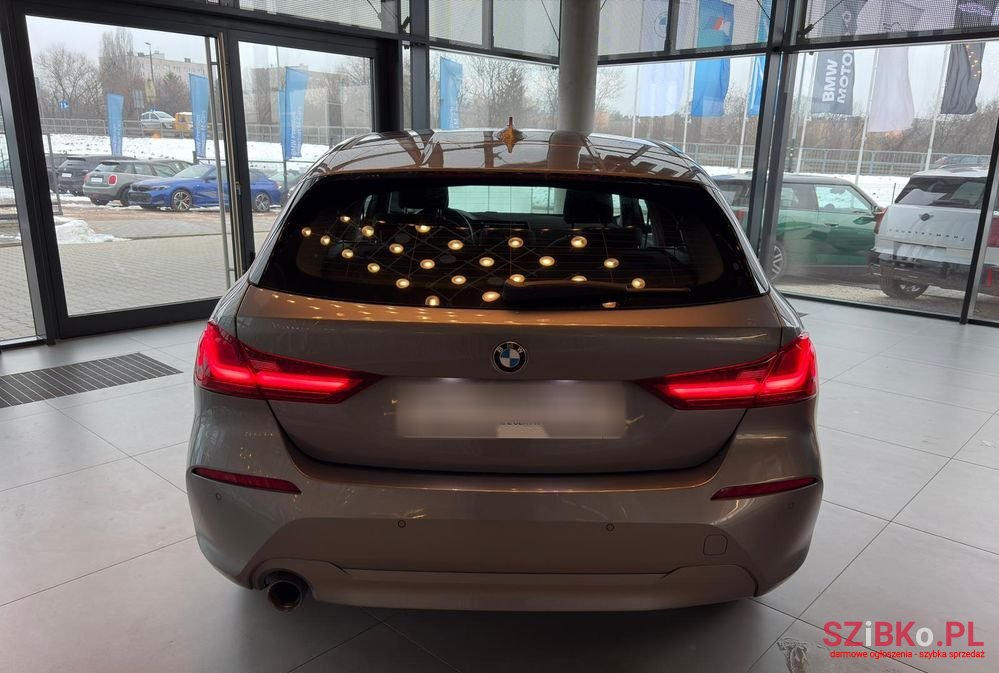 2024' BMW 1 Series 118I Advantage photo #3