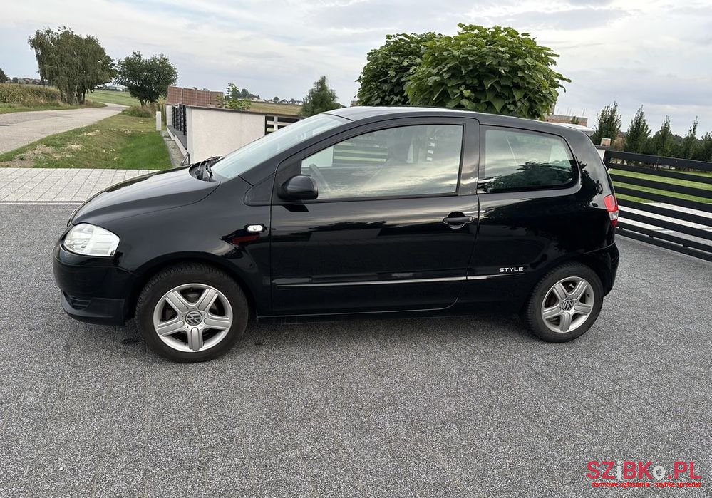 2011' Volkswagen Fox photo #5