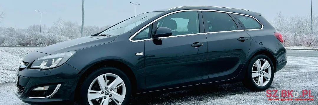 2014' Opel Astra photo #2