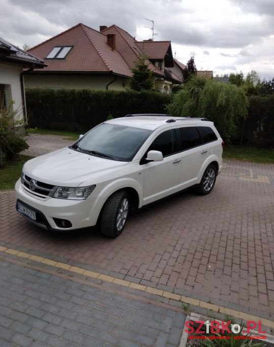 2013' Fiat Freemont photo #2