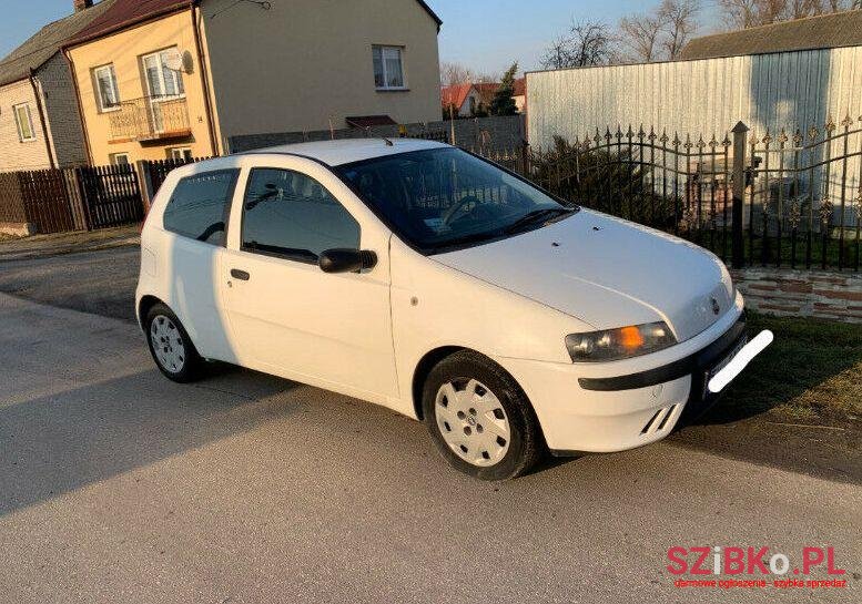 2002' Fiat Punto photo #1