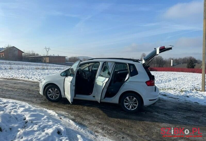 2016' Volkswagen Golf photo #3