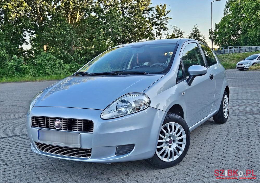 2009' Fiat Grande Punto 1.4 8V photo #1