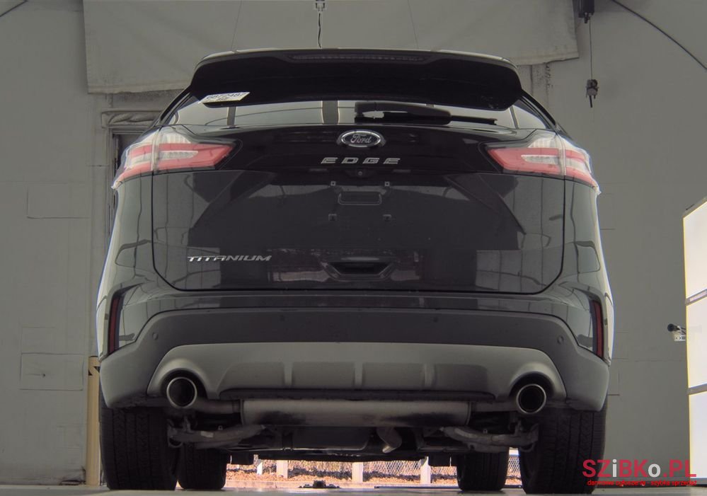 2021' Ford Edge Titanium photo #5