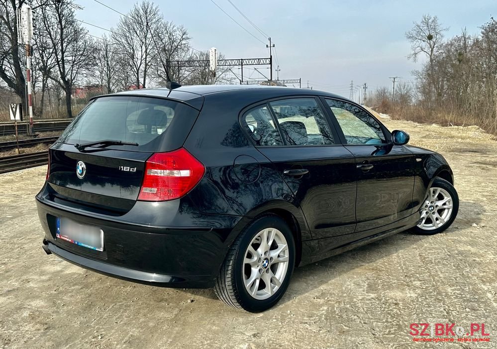 2008' BMW 1 Series 118D photo #3