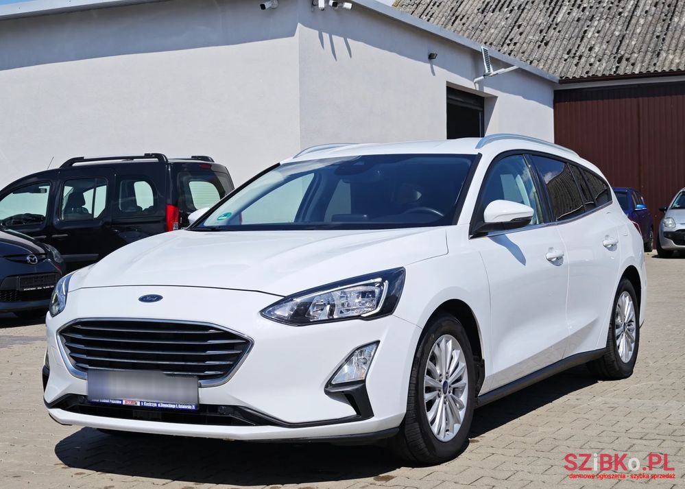 2020' Ford Focus photo #3