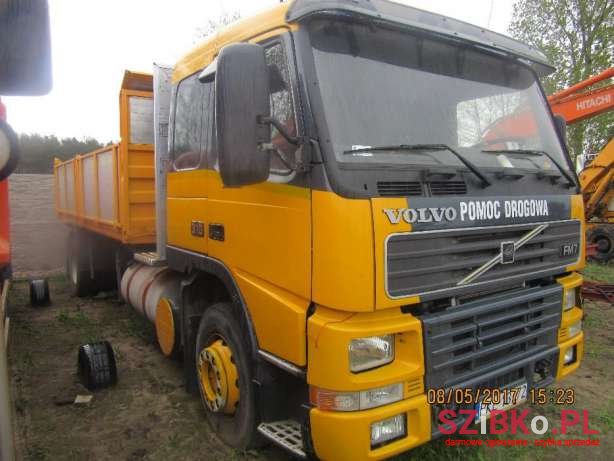 2000' Volvo photo #1