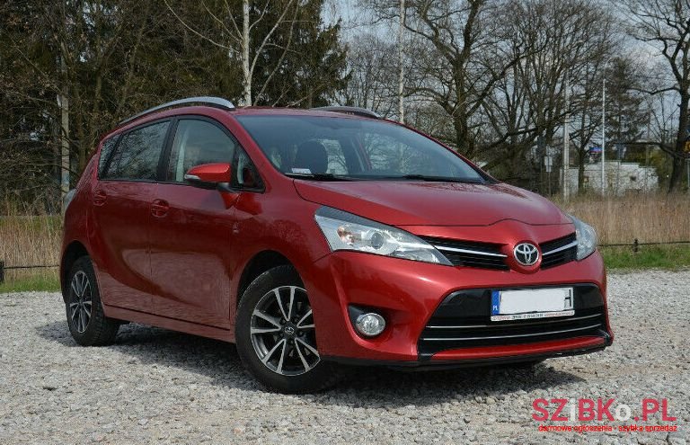 2013' Toyota Verso photo #1