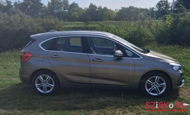 2015' BMW 2 Series 220I Luxury Line photo #3