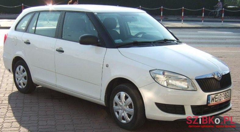 2013' Skoda Fabia photo #1