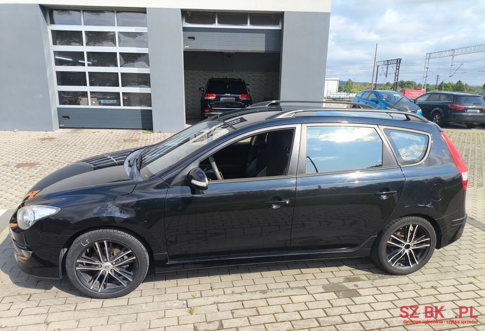 2011' Hyundai i30 photo #3