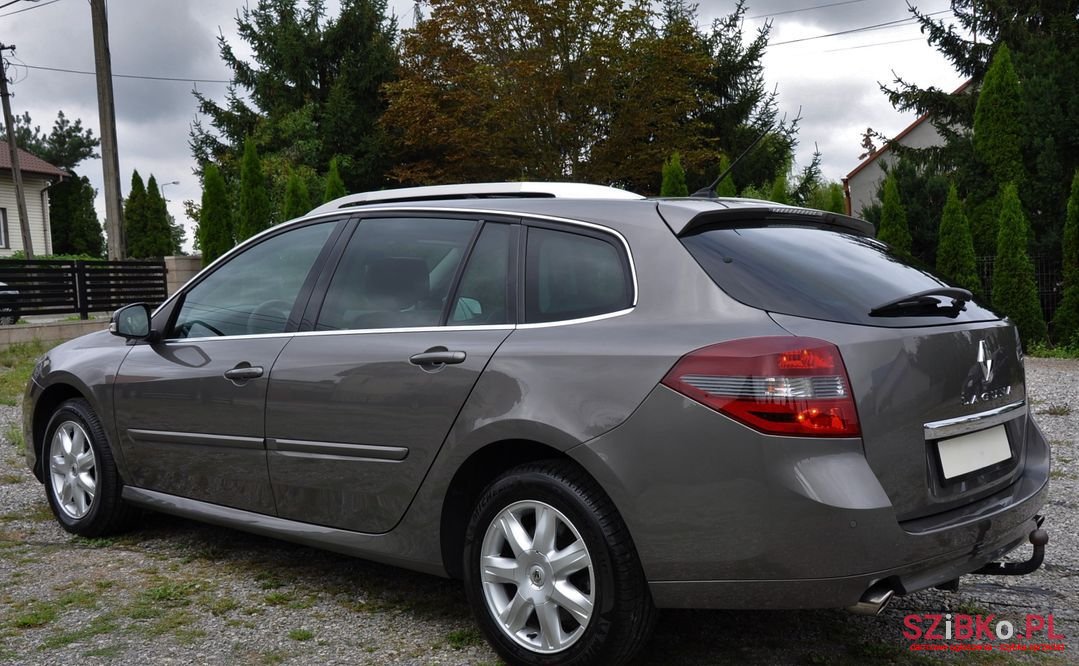 2010' Renault Laguna photo #3