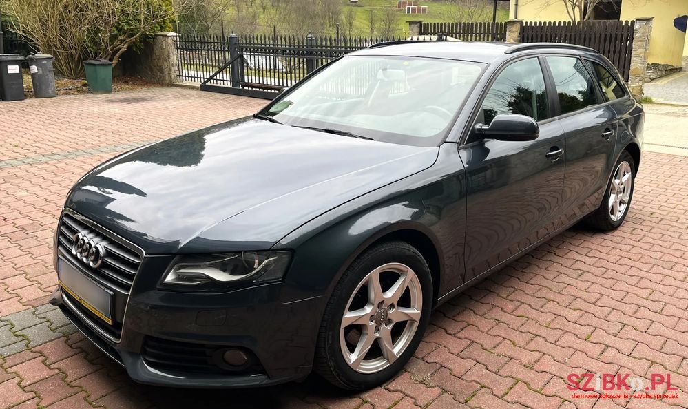 2010' Audi A4 photo #1