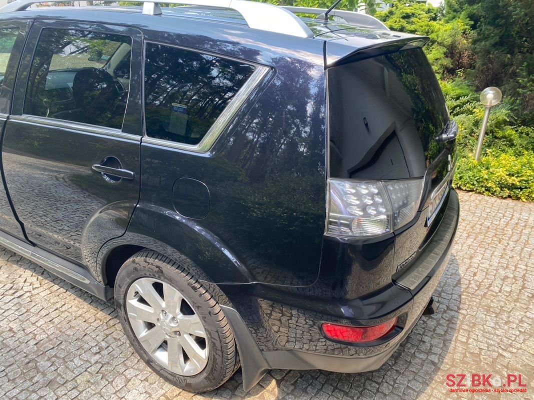 2010' Mitsubishi Outlander photo #6