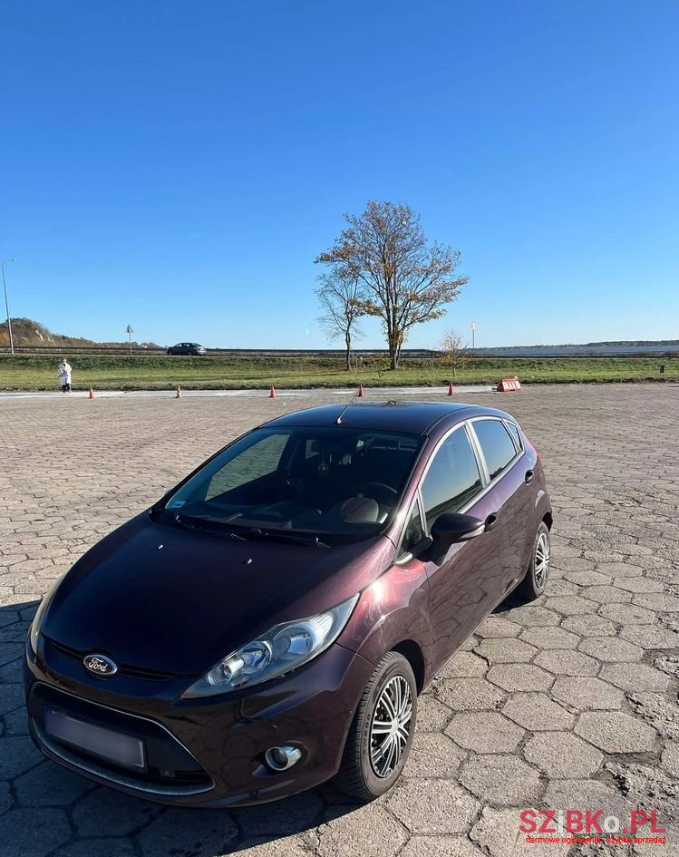 2010' Ford Fiesta photo #1