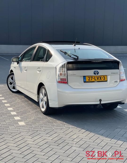 2010' Toyota Prius photo #5